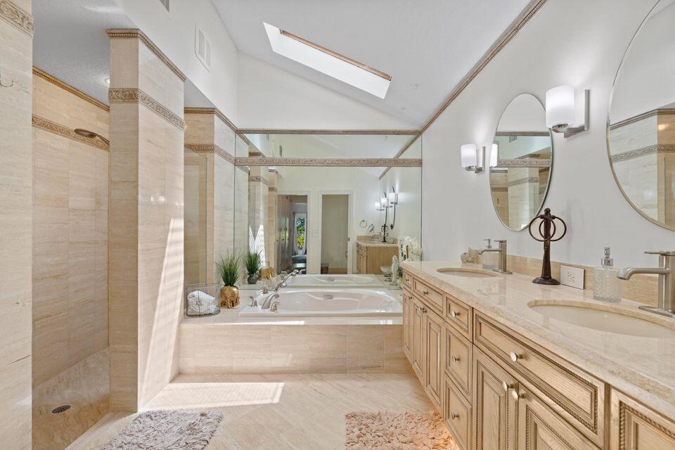 197 Ridge Road Jupiter, FL 33477 - Photo 20 of 33 Walkin shower/roman tub