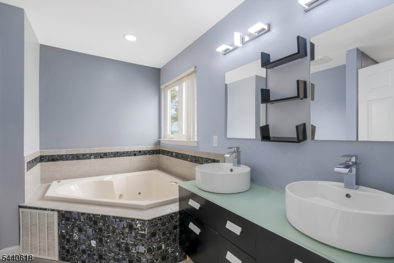 450 Vanderveer Road Bridgewater, NJ 08807 - Photo 23 of 46