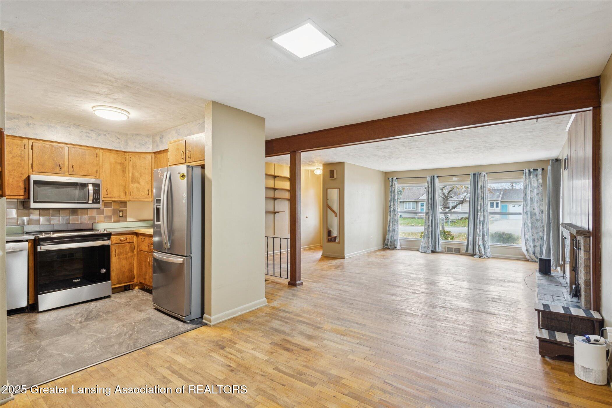 1049 Maycroft Road Lansing, MI 48917 - Photo 15 of 46 11-1049-Maycroft-Rd-Lansing-MI-48917-Win