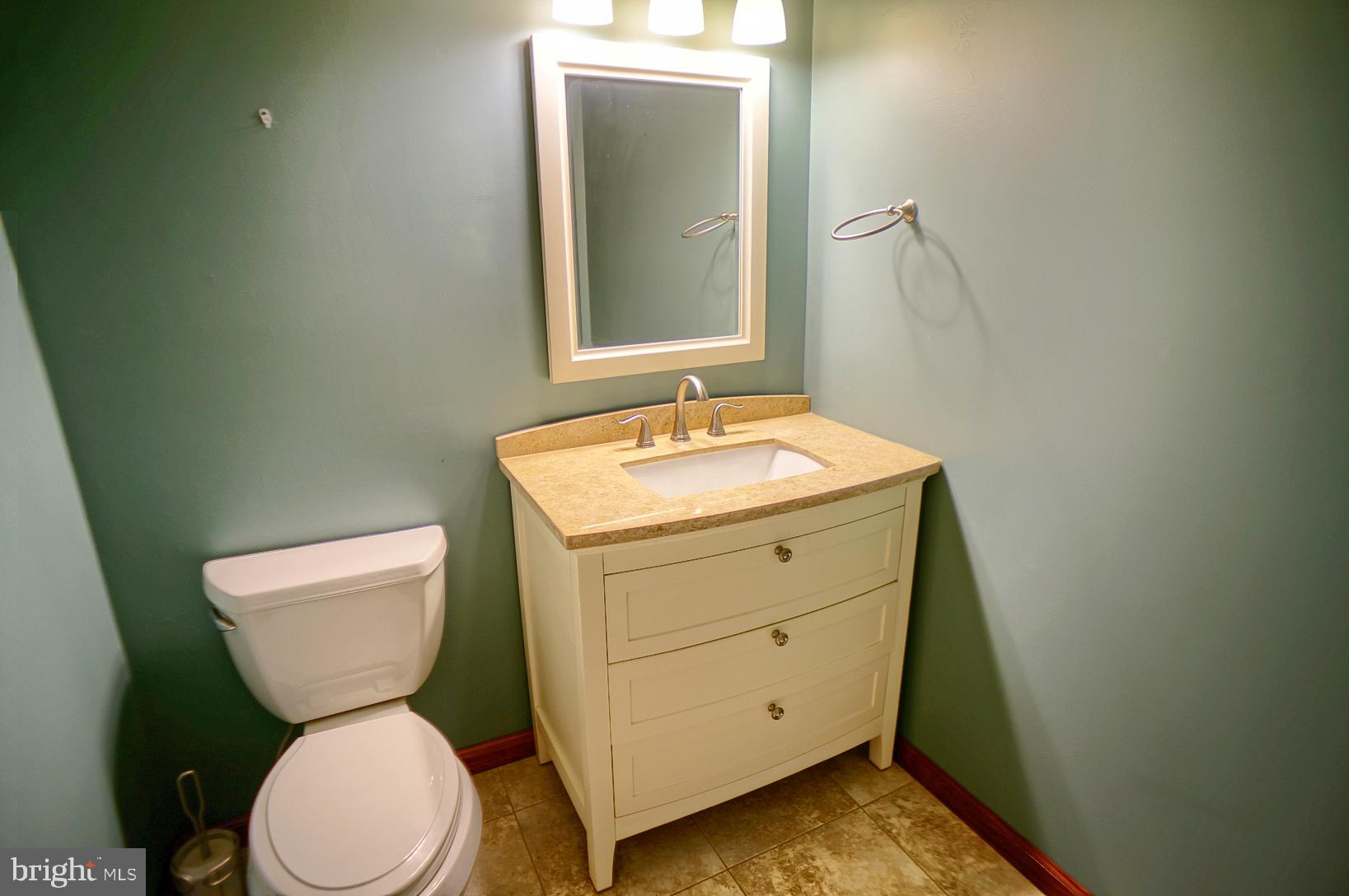 652 Spring Lane Boiling Springs, PA 17007 - Photo 11 of 37 Gallery Image 11