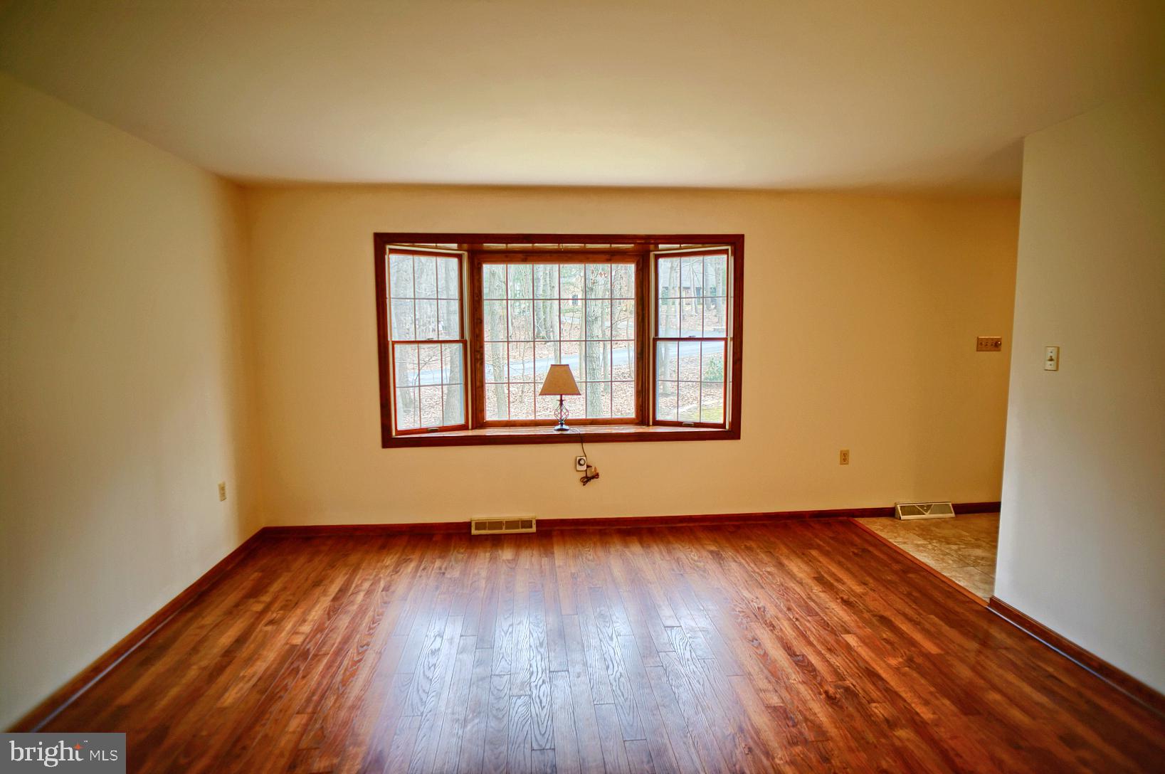 652 Spring Lane Boiling Springs, PA 17007 - Photo 9 of 37 Gallery Image 9