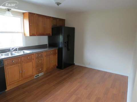 10645 East Birch Run Road Birch Run, MI 48415 - Photo 7 of 27 20404925-6.JPG