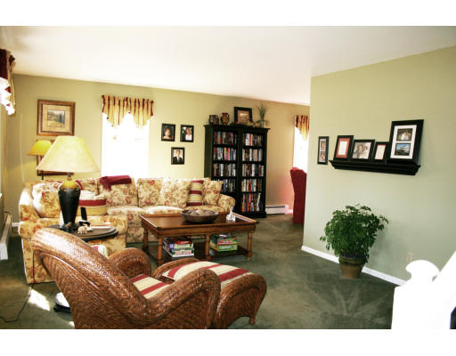 703 George Hill Road Lancaster, MA 01523 - Photo 8 of 21