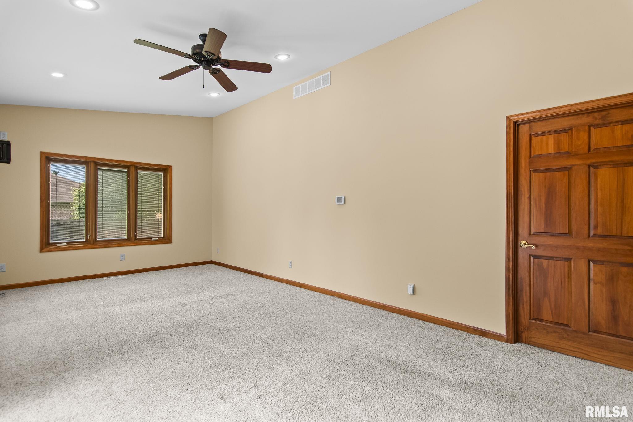 401 Colbrook Drive Springfield, IL 62702 - Photo 20 of 65