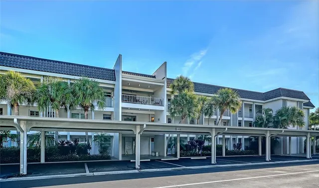 $495,000 | 4370 Chatham Drive, Unit 204, Longboat Key, FL 34228