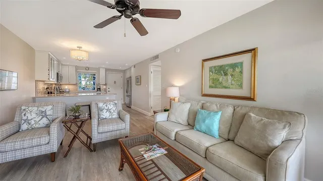 $495,000 | 4370 Chatham Drive, Unit 204, Longboat Key, FL 34228