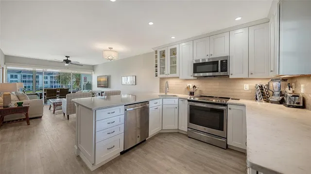 $495,000 | 4370 Chatham Drive, Unit 204, Longboat Key, FL 34228