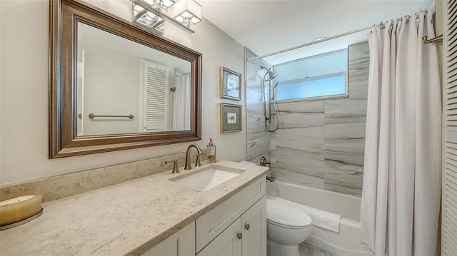 $495,000 | 4370 Chatham Drive, Unit 204, Longboat Key, FL 34228