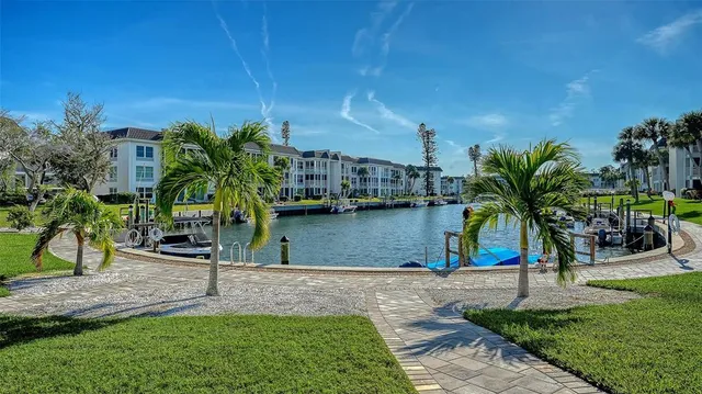 $495,000 | 4370 Chatham Drive, Unit 204, Longboat Key, FL 34228