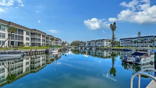 $495,000 | 4370 Chatham Drive, Unit 204, Longboat Key, FL 34228