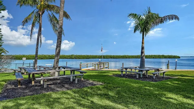 $495,000 | 4370 Chatham Drive, Unit 204, Longboat Key, FL 34228