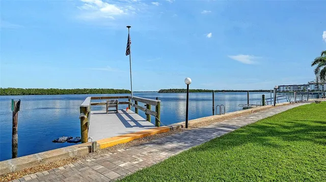 $495,000 | 4370 Chatham Drive, Unit 204, Longboat Key, FL 34228