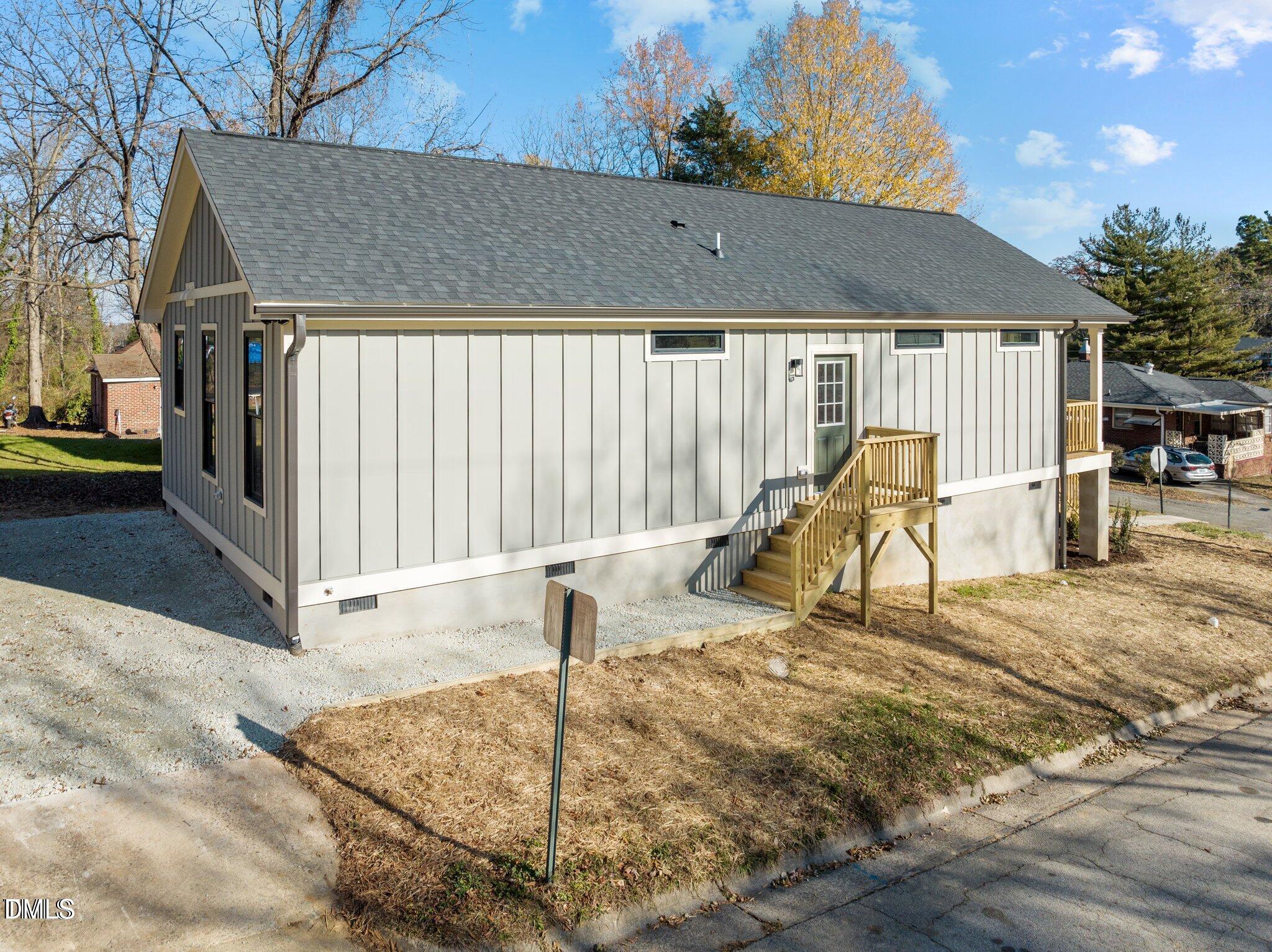 531 Booth Street Roxboro, NC 27573 - Photo 4 of 39
