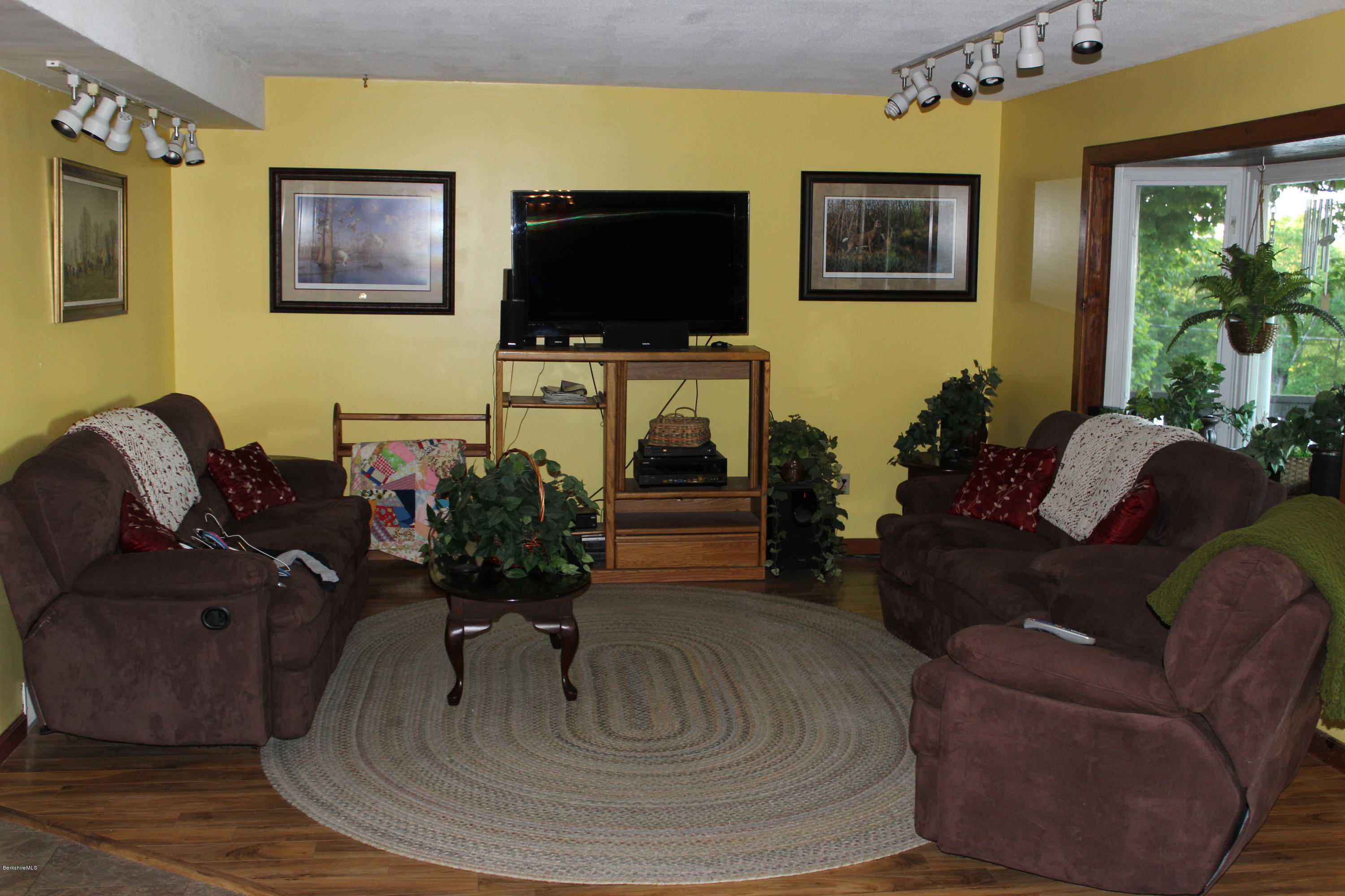 20150514_Lyon Hill Road_1901