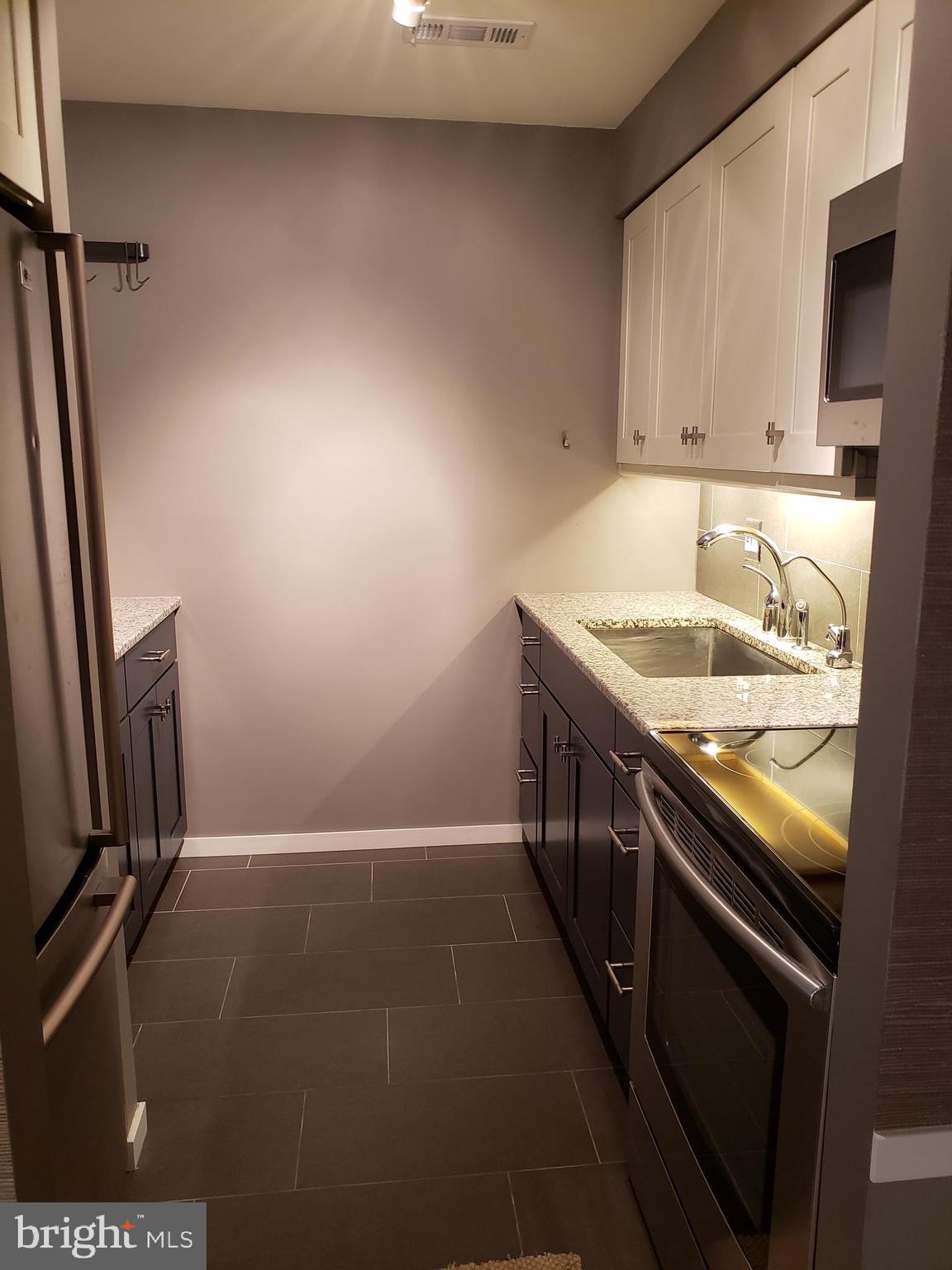 534 South Charles Street, Unit R81 Baltimore, MD 21201 - Photo 12 of 20 Kitchen