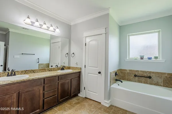 $242,500 | 8946 Rue Blanc, Abbeville, LA 70510