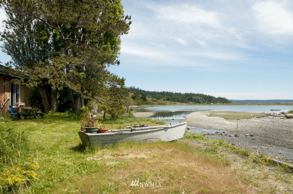 4965 Pear Point Road San Juan Island, WA 98250 - Photo 9 of 11 Gallery Image 9