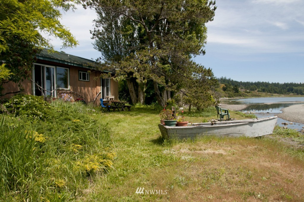4965 Pear Point Road San Juan Island, WA 98250 - Photo 10 of 11 Gallery Image 10