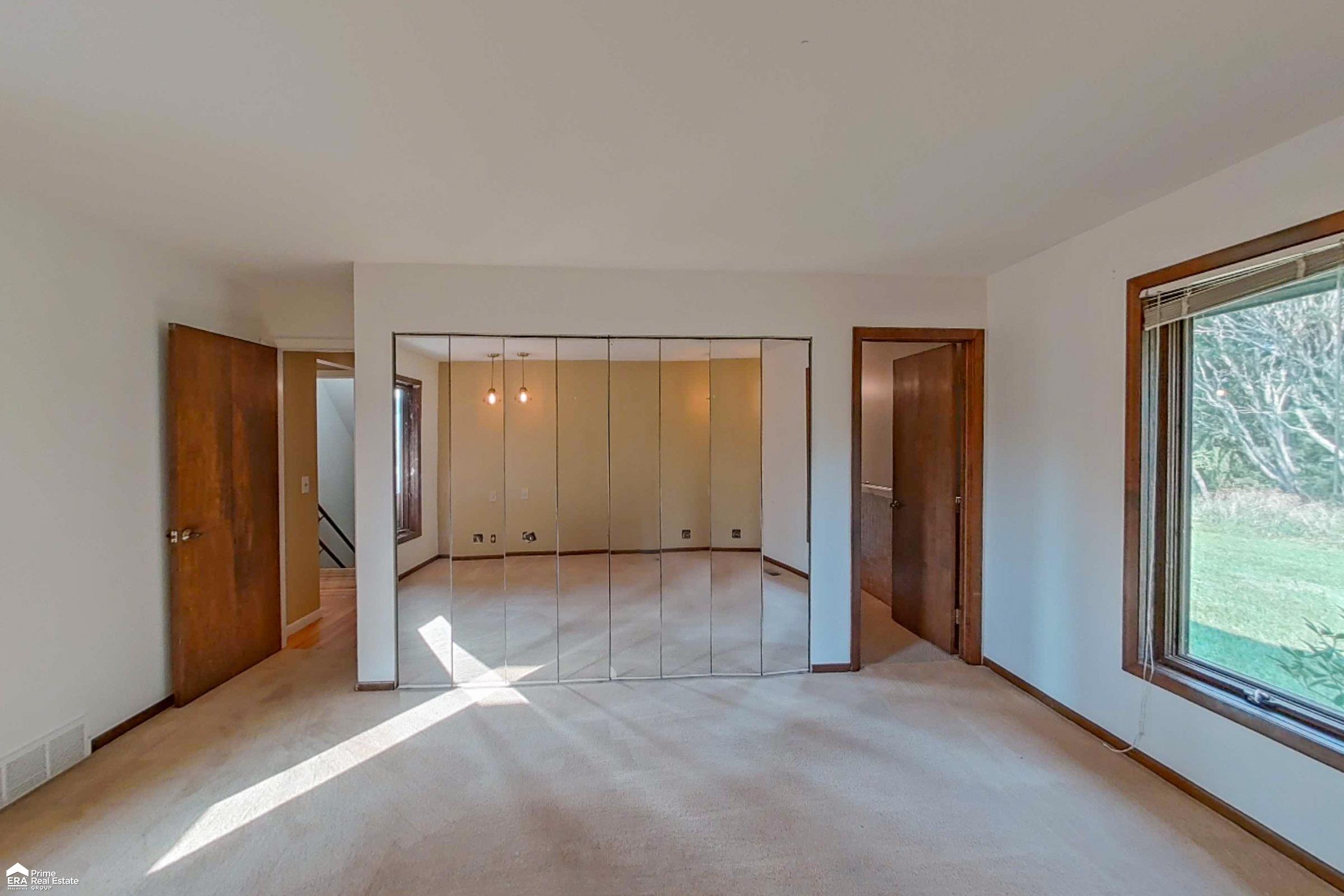 9300 Hartland Road Fenton, MI 48430 - Photo 17 of 50