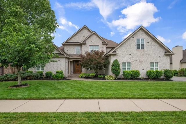 $899,900 | 1063 Gadwall Circle, Hendersonville, TN 37075