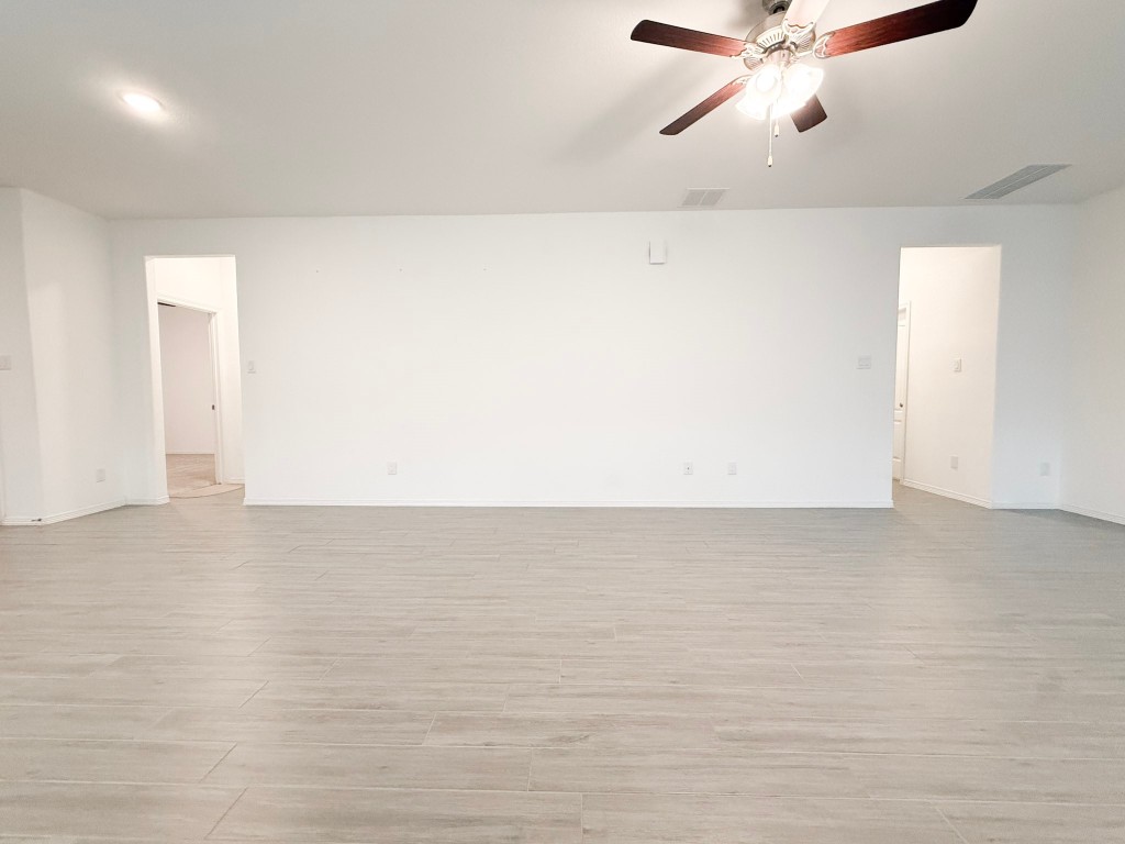 19623 Cat Spruce Court Porter, TX 77365 - Photo 7 of 31 Large Living Area