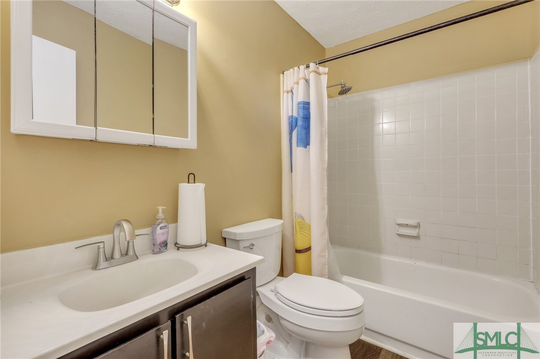 348 Blandford Road Rincon, GA 31326 - Photo 14 of 25 Hall bathroom