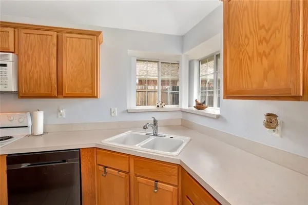 $2,095 | 4857 Eagle Trace Drive, Fort Worth, TX 76244