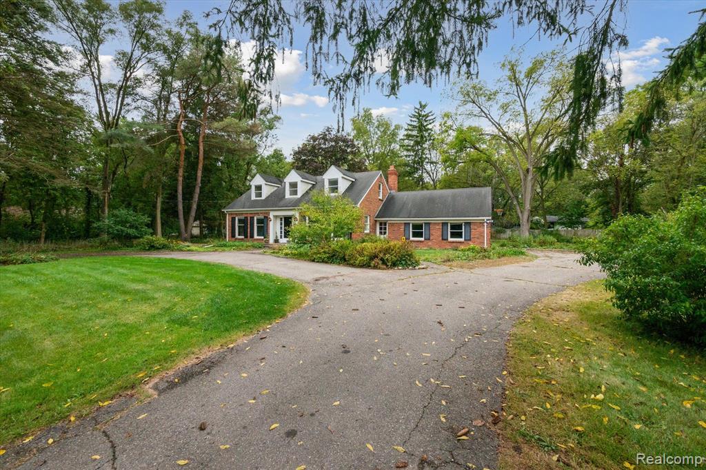 4040 Collins Road Rochester, MI 48306 - Photo 4 of 57