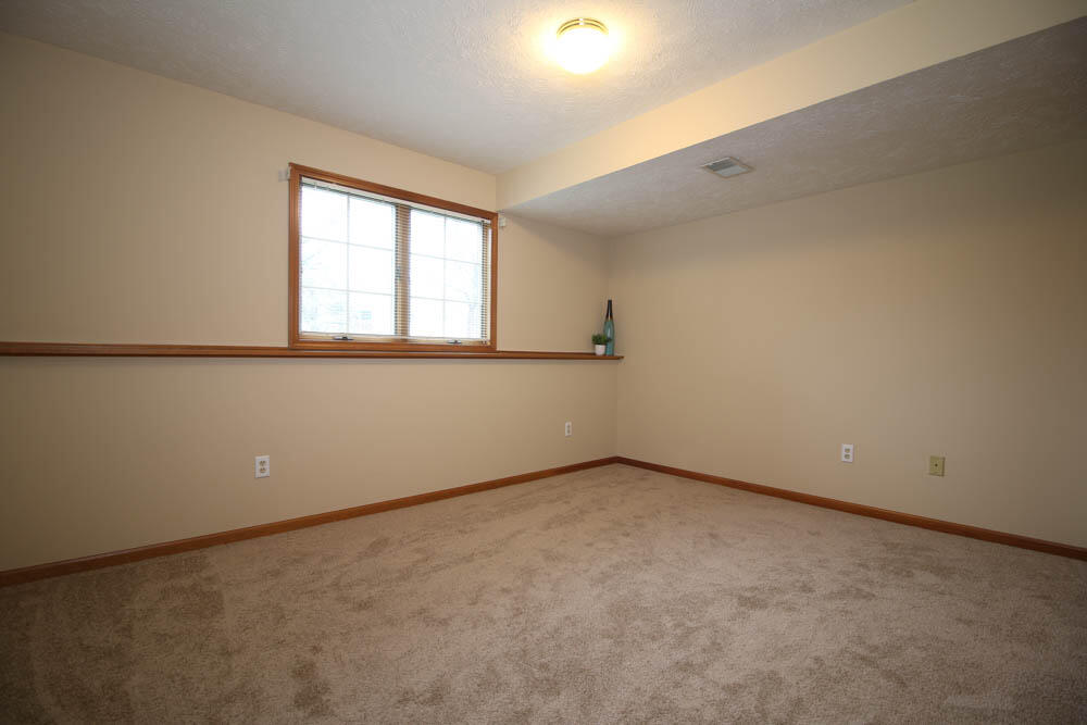 2941 Parkside Drive, Unit 88 Jenison, MI 49428 - Photo 23 of 38 IMG_9880