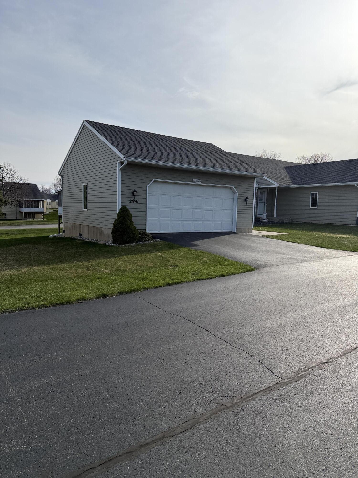 2941 Parkside Drive, Unit 88 Jenison, MI 49428 - Photo 4 of 38 IMG_2805