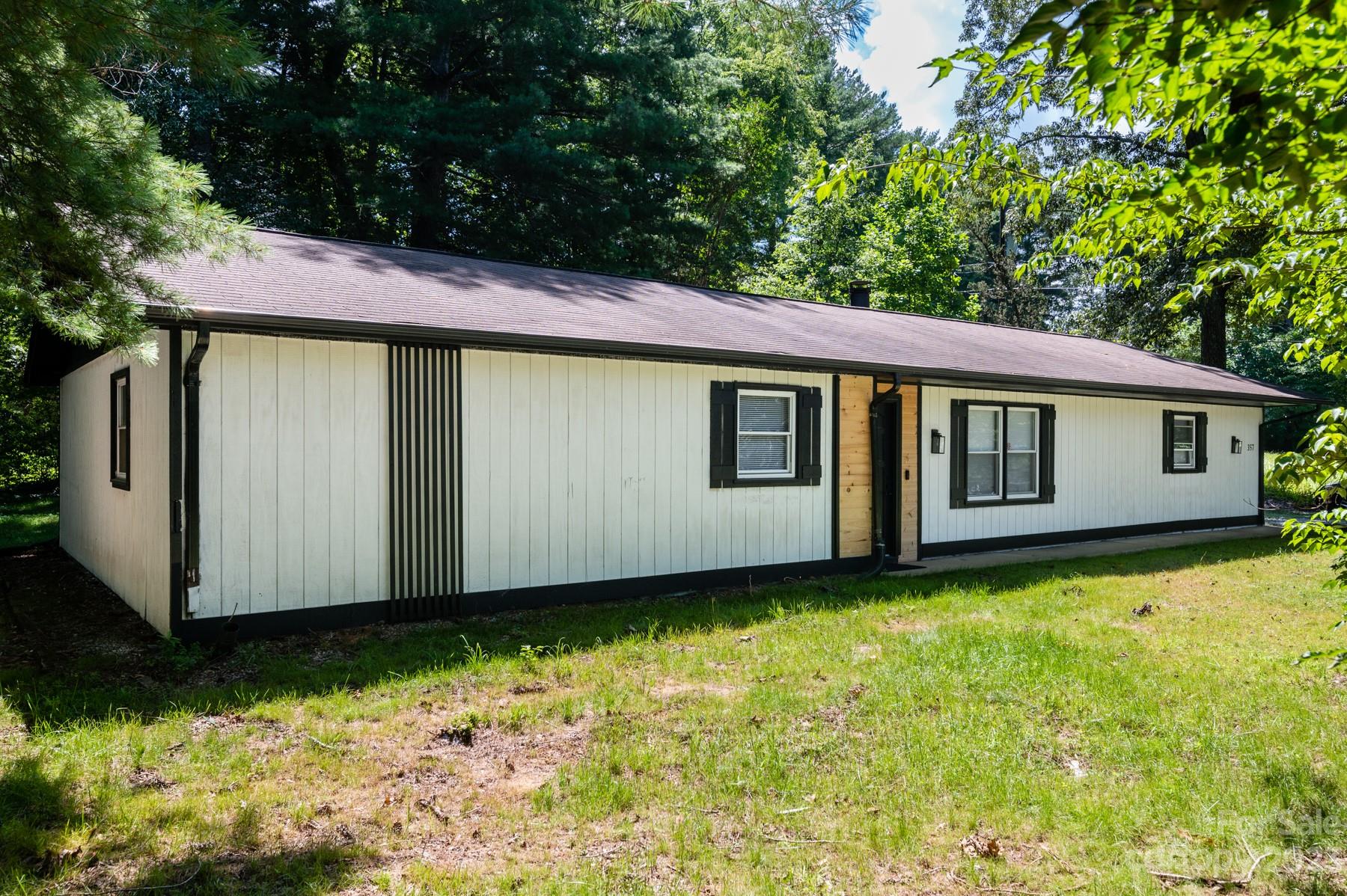 357 Holbert Road Hendersonville, NC 28791 - Photo 2 of 37 Gallery Image 2