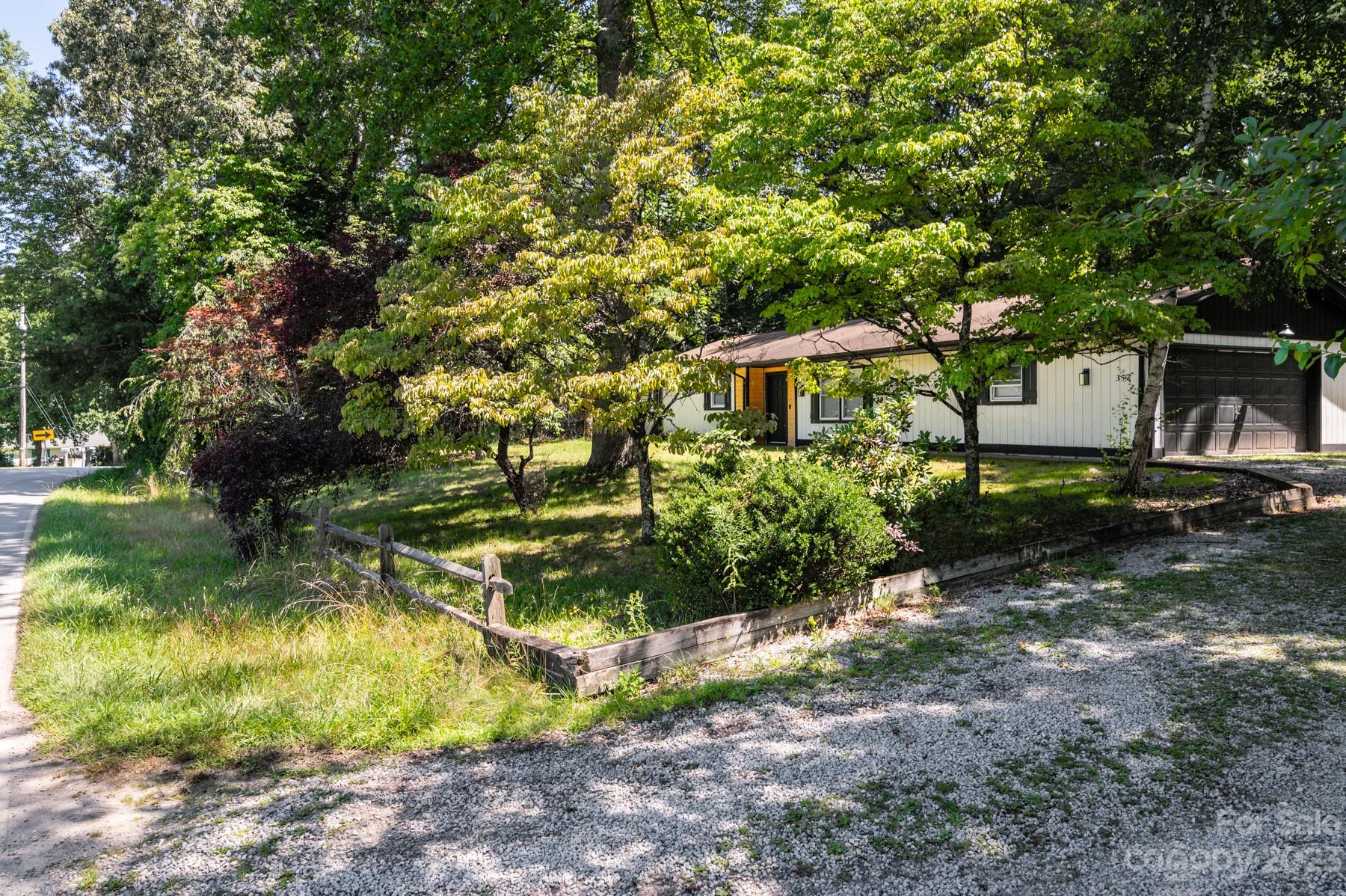 357 Holbert Road Hendersonville, NC 28791 - Photo 3 of 37 Gallery Image 3