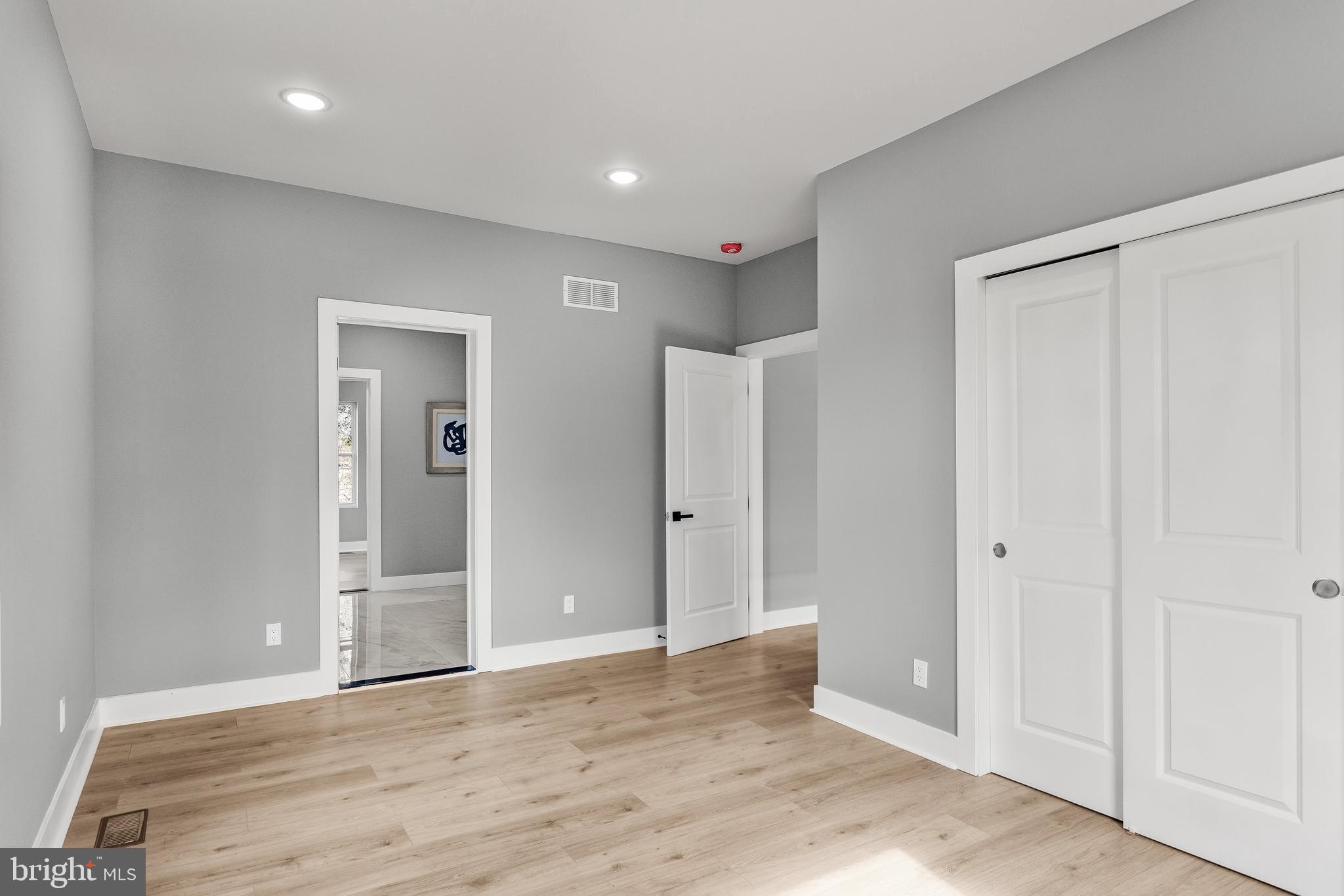29 Center Street Moorestown, NJ 08057 - Photo 32 of 37