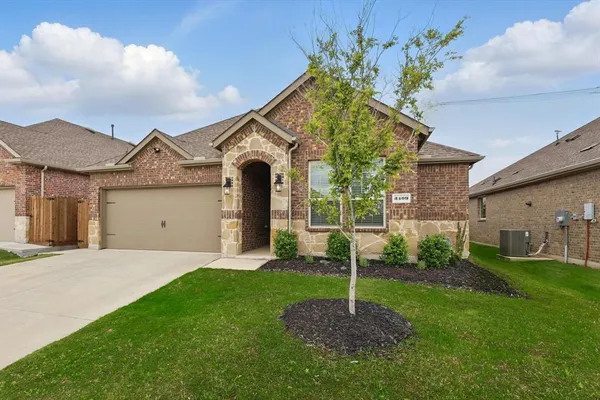 $2,100 | 3409 Brady Starr Drive, Aubrey, TX 76227