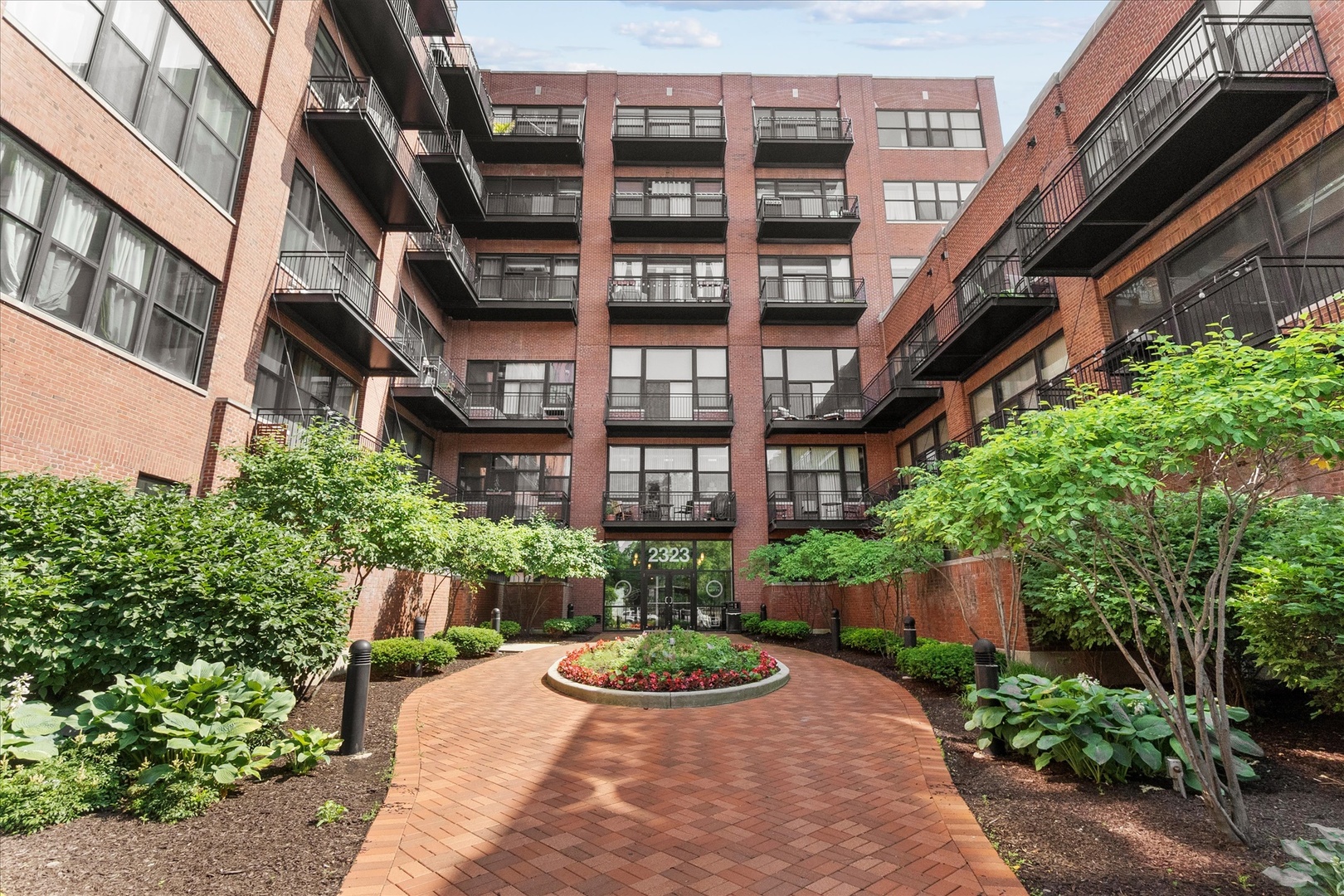 2323 West Pershing Road, Unit 212 Chicago, IL 60609 - Photo 2 of 23 Gallery Image 2