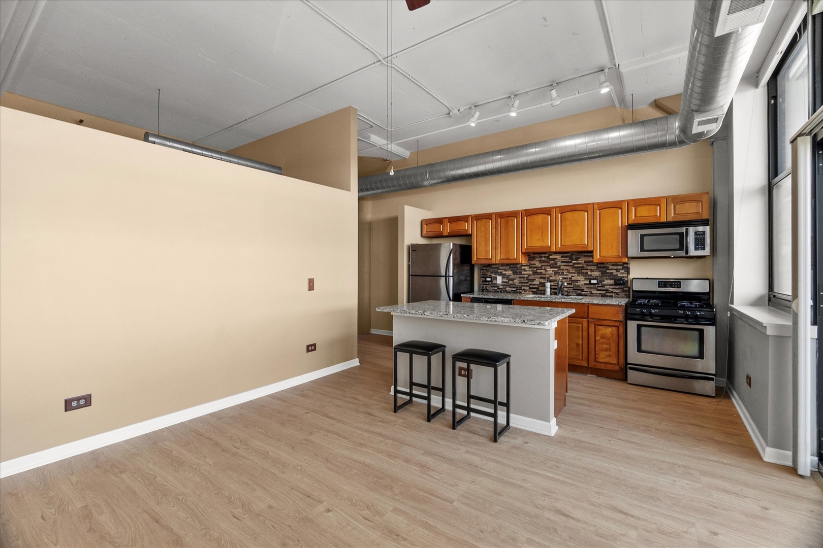2323 West Pershing Road, Unit 212 Chicago, IL 60609 - Photo 8 of 23 Gallery Image 8