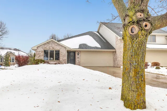 $399,900 | 1062 Coronado Court, Oneida, WI 54155