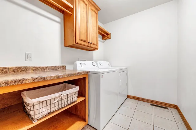 $399,900 | 1062 Coronado Court, Oneida, WI 54155