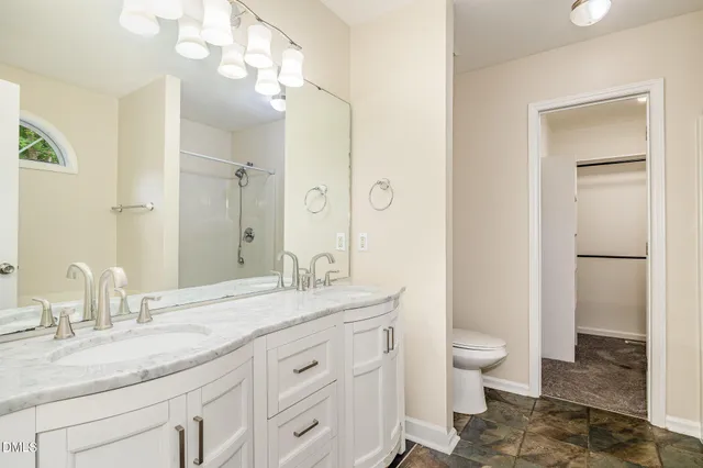 a bathroom with a bath tub