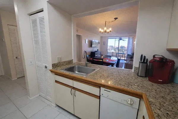 $1,550 | 2333 Feather Sound Drive, Unit B406, Clearwater, FL 33762