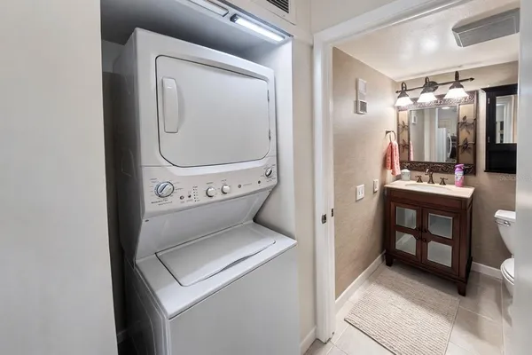 $1,550 | 2333 Feather Sound Drive, Unit B406, Clearwater, FL 33762