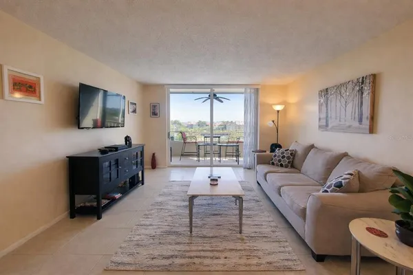 $1,550 | 2333 Feather Sound Drive, Unit B406, Clearwater, FL 33762