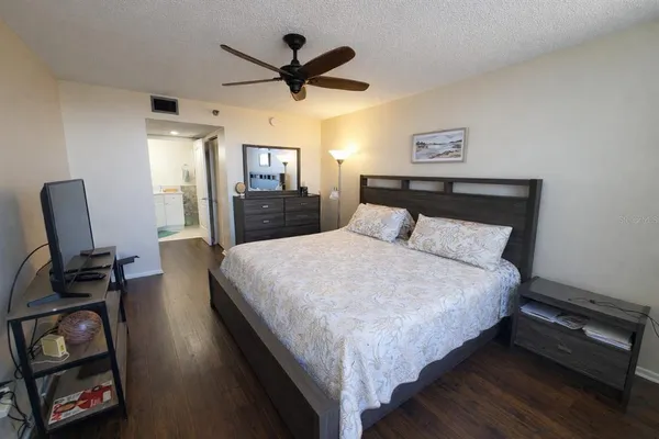 $1,550 | 2333 Feather Sound Drive, Unit B406, Clearwater, FL 33762