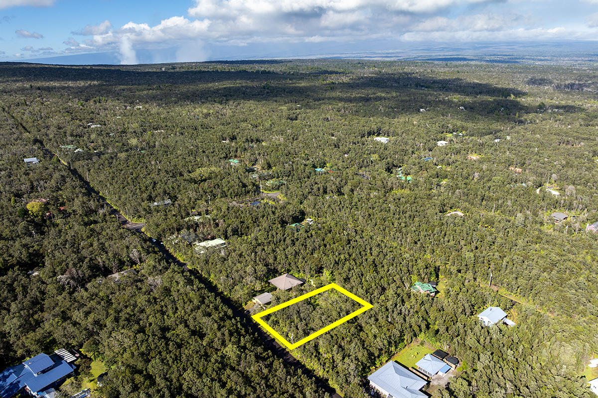 797 9th Street Volcano, HI 96785 - Photo 6 of 9 a view of a balcony with an outdoor space