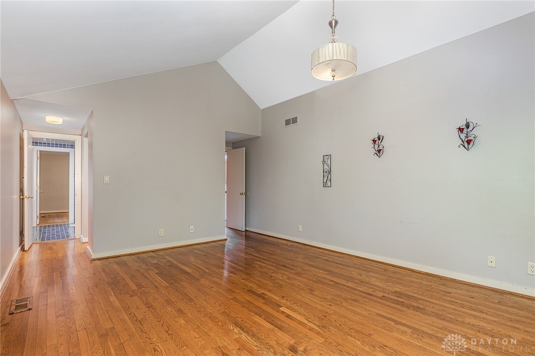 18 Locust Hill Road Cincinnati, OH 45245 - Photo 12 of 33 Gallery Image 12