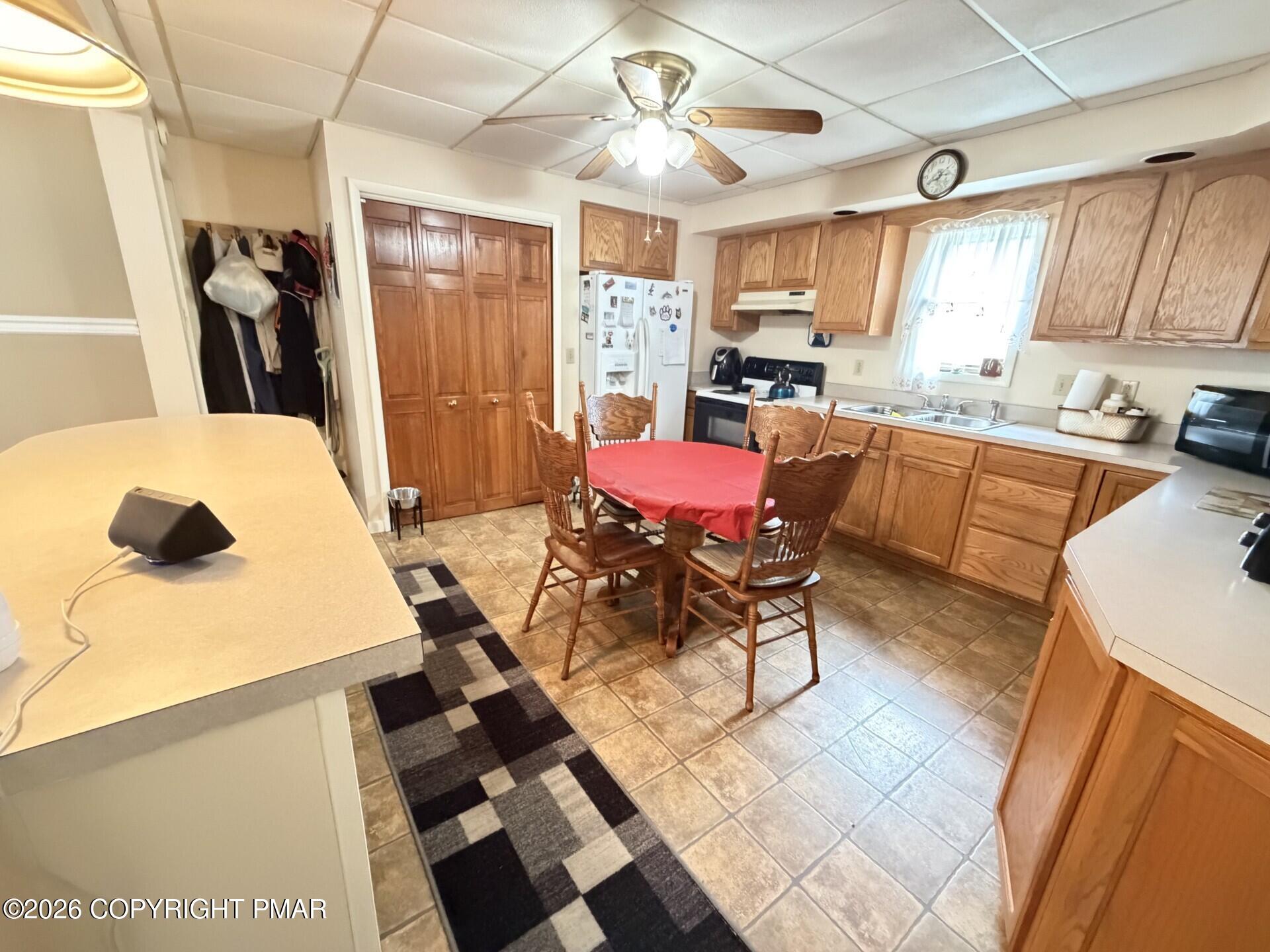 129 East Ridge Street Coaldale, PA 18218 - Photo 11 of 35 kitchen2
