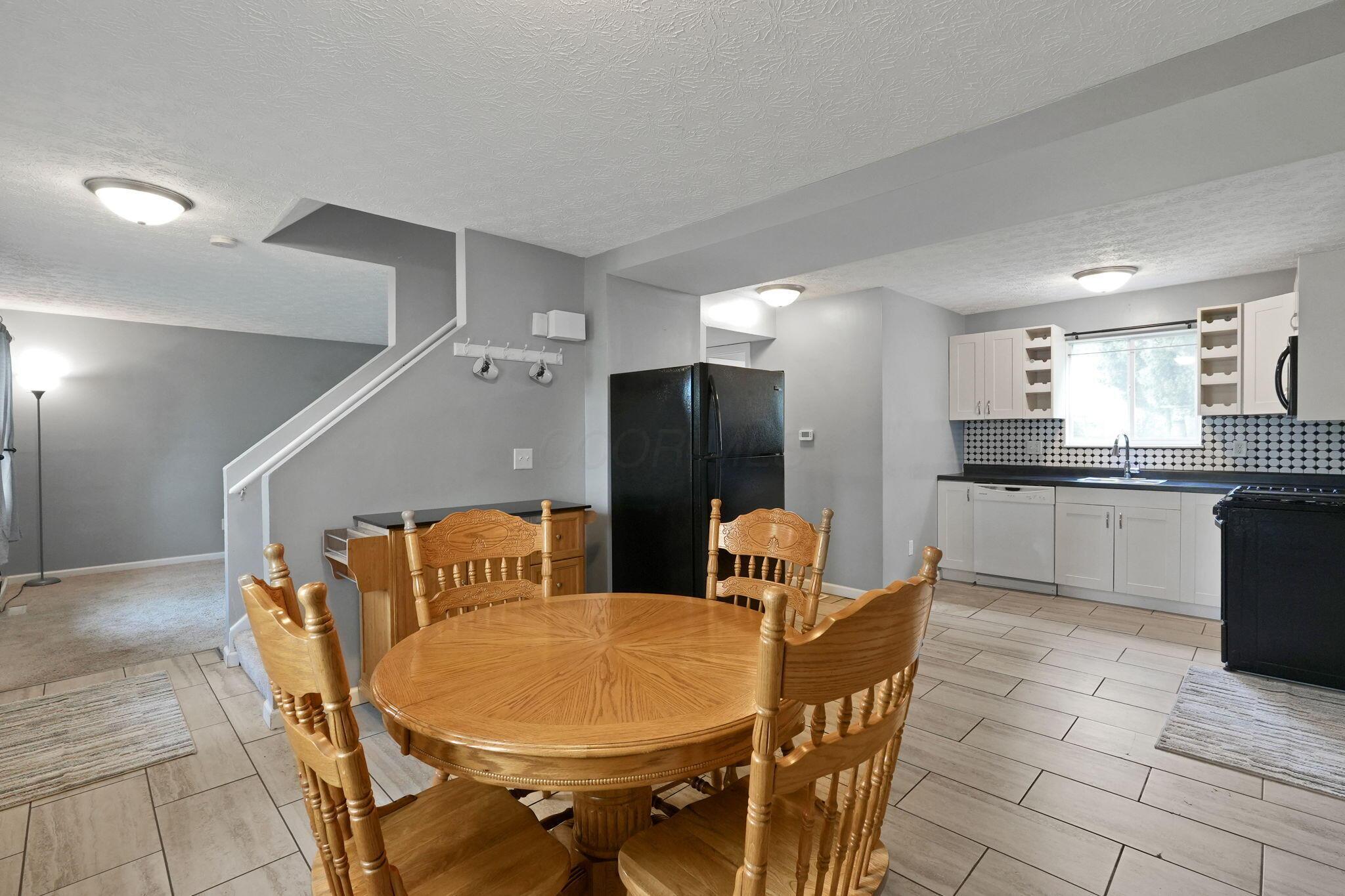 3224 Sundale Road Columbus, OH 43232 - Photo 11 of 44 Gallery Image 11
