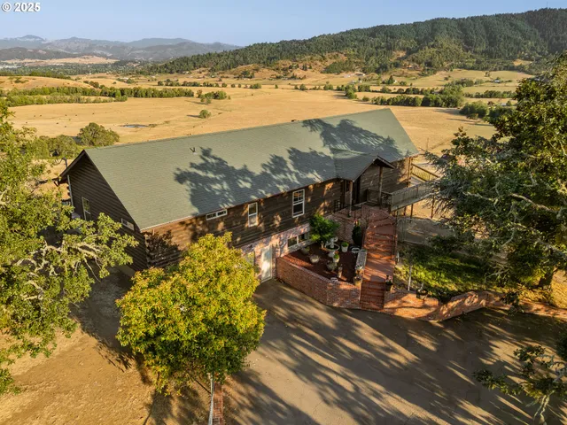 a view of an ocean view