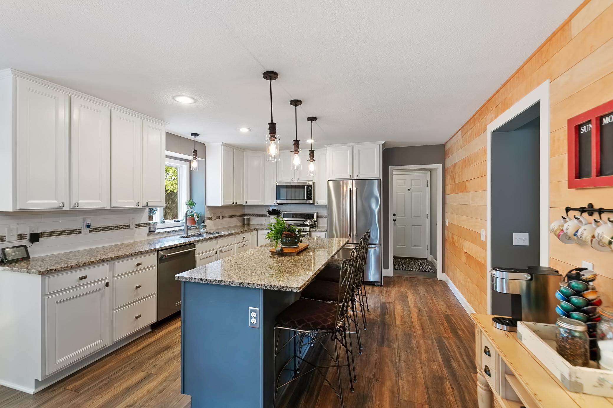 11972 Waterford Road Eden Prairie, MN 55347 - Photo 3 of 38 Gallery Image 3
