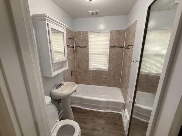 4651 North 48th Street Milwaukee, WI 53218 - Photo 7 of 12 Bathroom